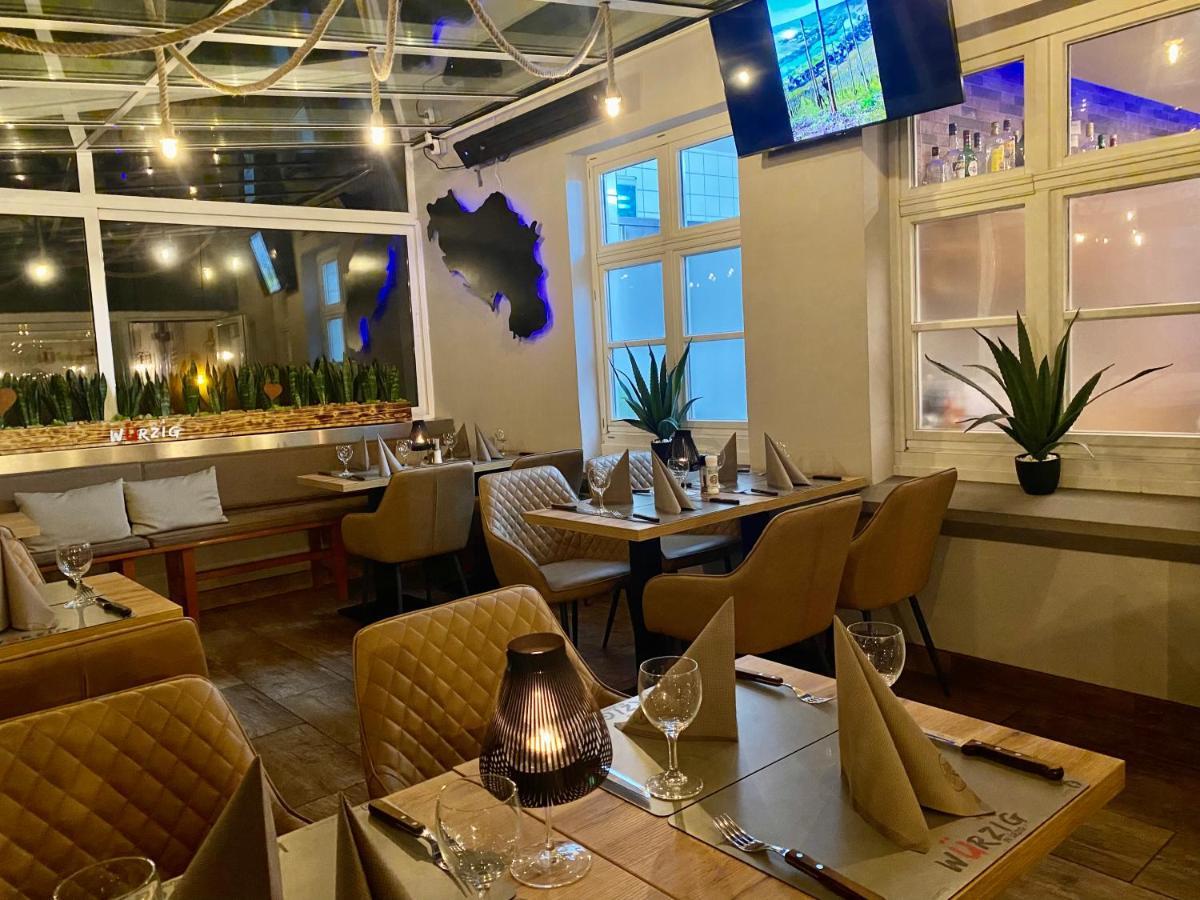 Hotel Restaurant Wuerzig In Ürzig מראה חיצוני תמונה