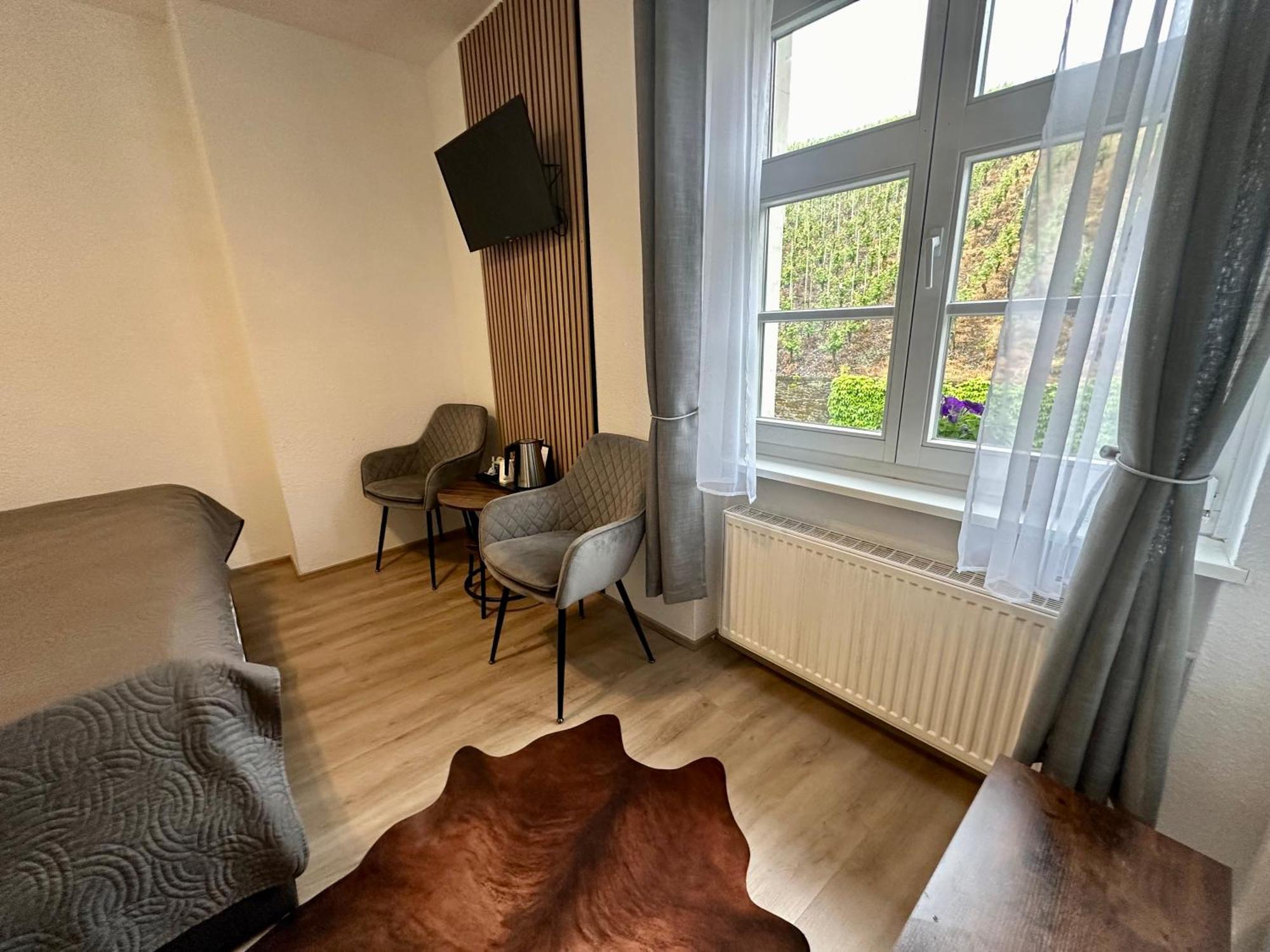 Hotel Restaurant Wuerzig In Ürzig מראה חיצוני תמונה