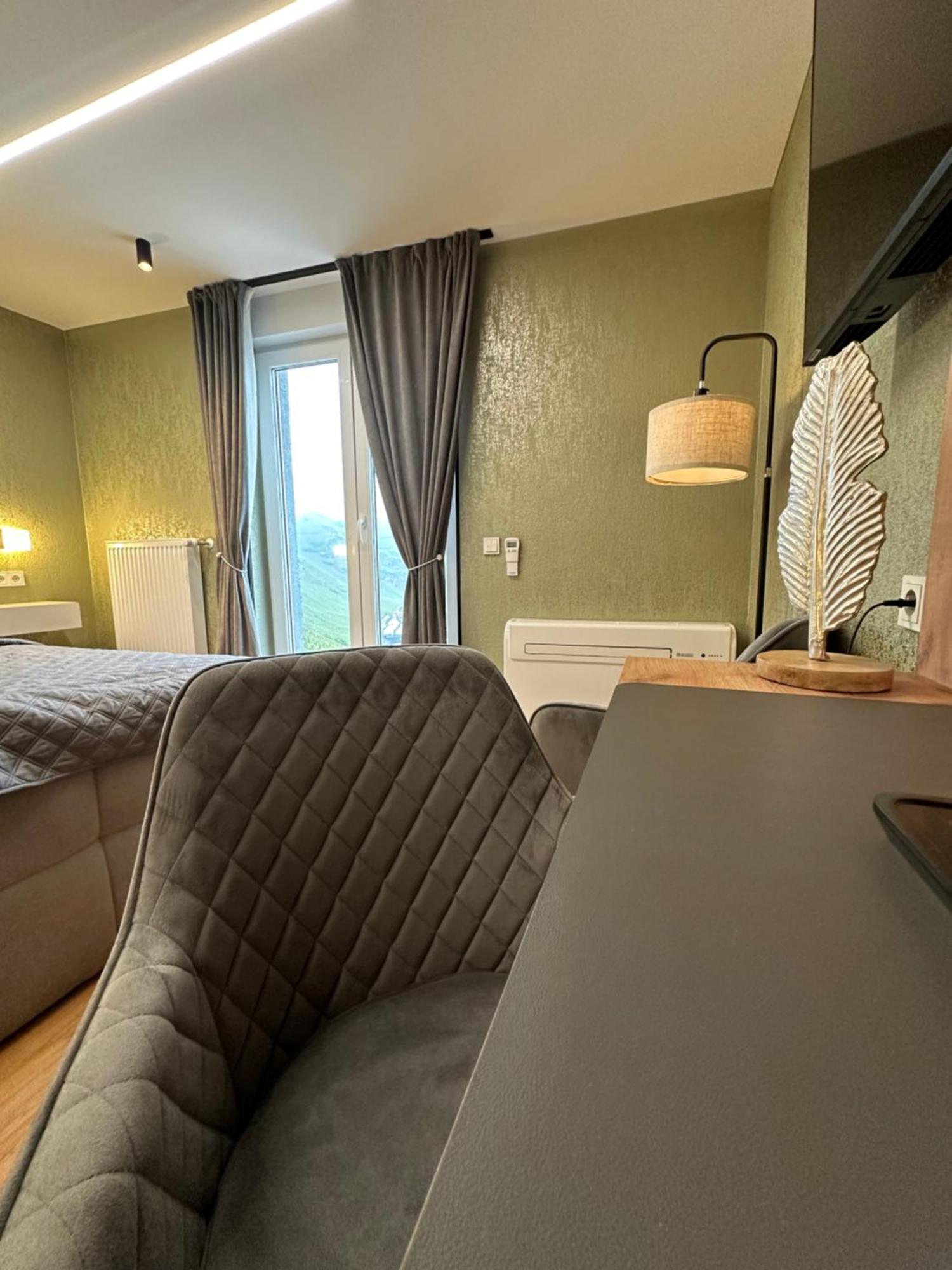 Hotel Restaurant Wuerzig In Ürzig מראה חיצוני תמונה